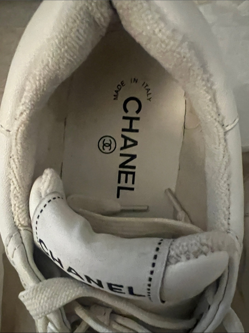CHANEL White Low-Top Leather Sneakers - Picture 2 of 4
